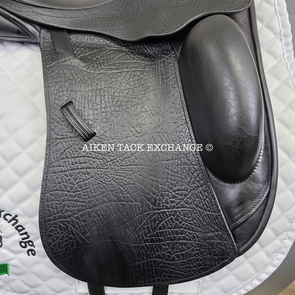 **SOLD** 2018 County Epiphany Monoflap Dressage Saddle, 17" Seat, Medium Narrow Tree, Wool Flocked Panels