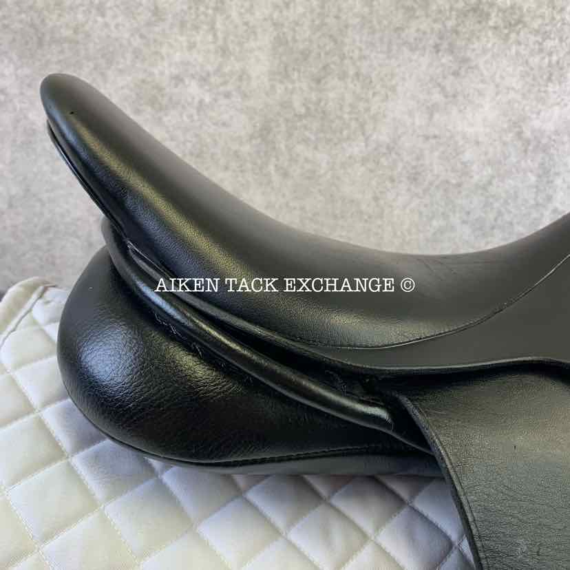 Anky Dressage Saddle, 17.5" Seat, Medium Tree, Wool Flocked Panels