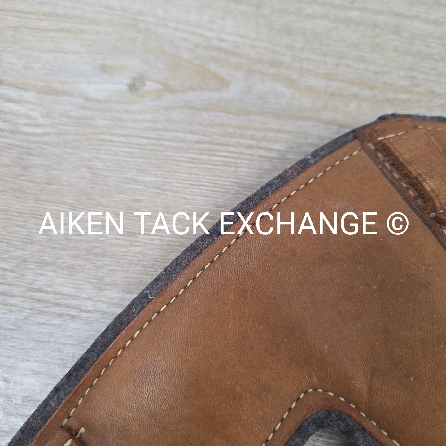 Maycraft Felt & Leather Trailer Head Bumper