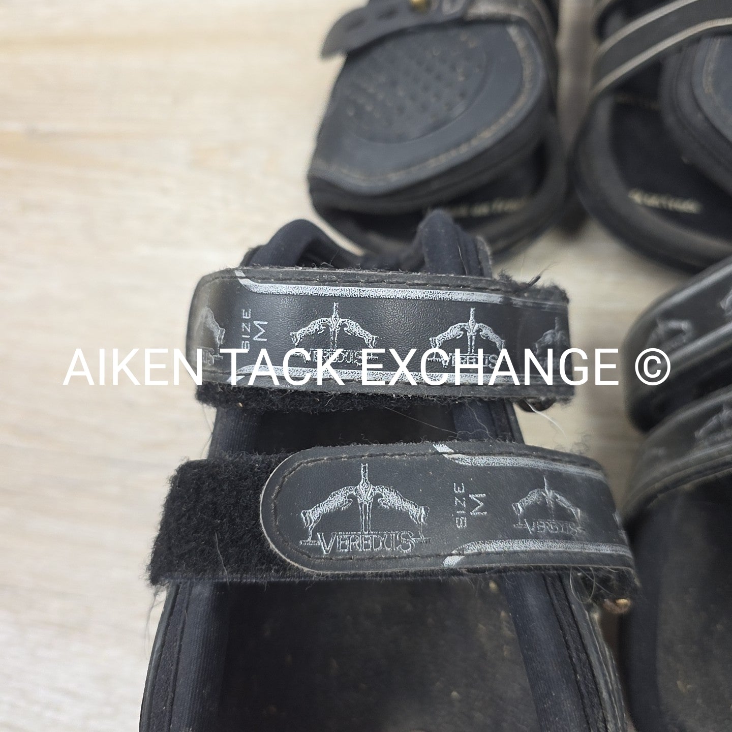 BARGAIN BUNDLE: Back on Track Front Boots, Cob & Veredus Pro Jump Hind Fetlock B