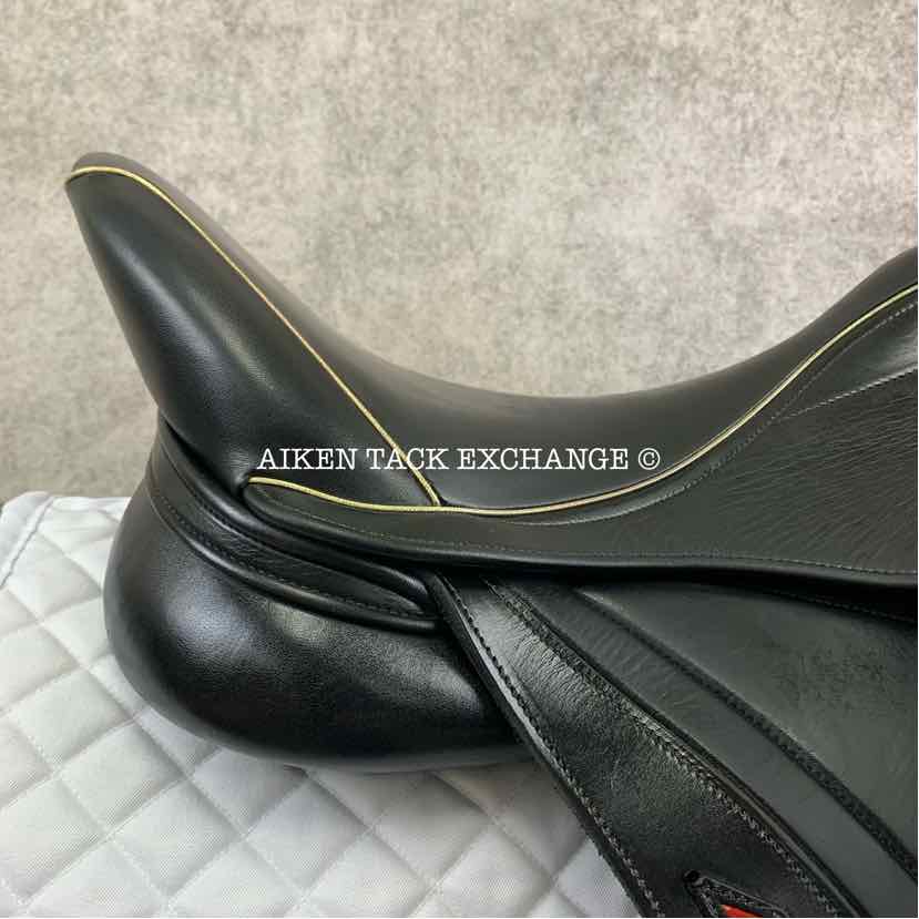 2021 Aviar Rook 1.0 Monoflap Dressage Saddle, 17.5" Seat, Adjustable Flex Tree, Foam Panels
