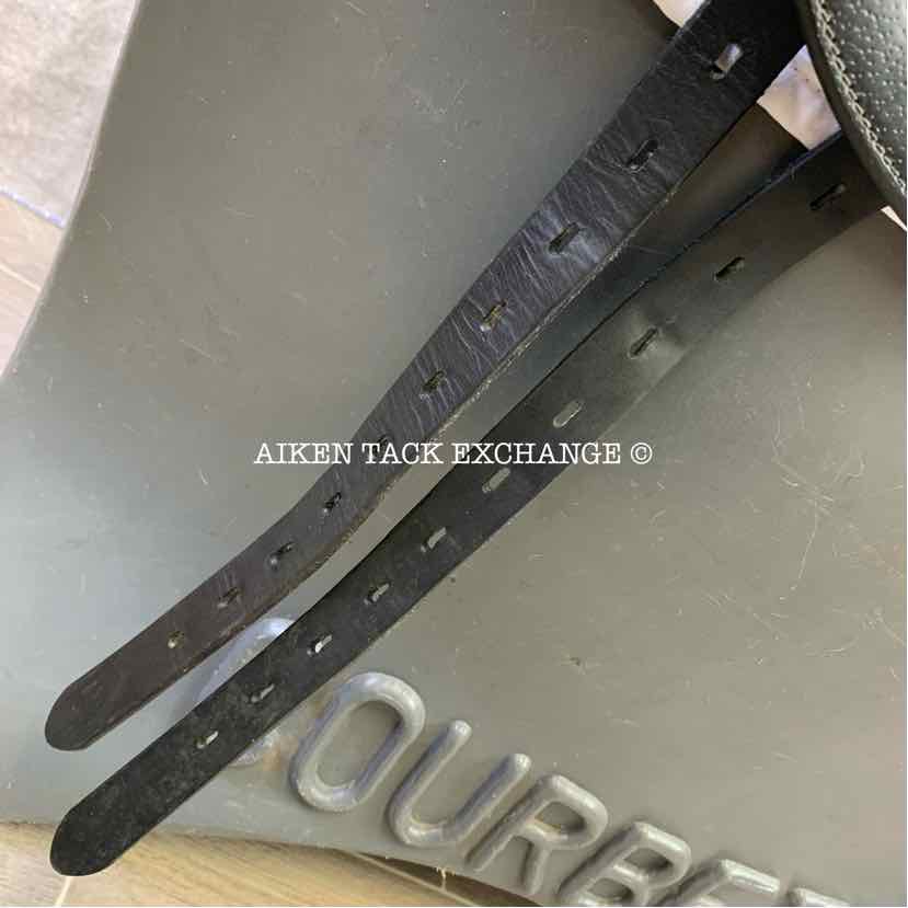 **SOLD** 2021 Equipe Glamour E-Carbon Monoflap Dressage Saddle, 17" Seat, Flex Tree - Medium Wide, Foam Panels