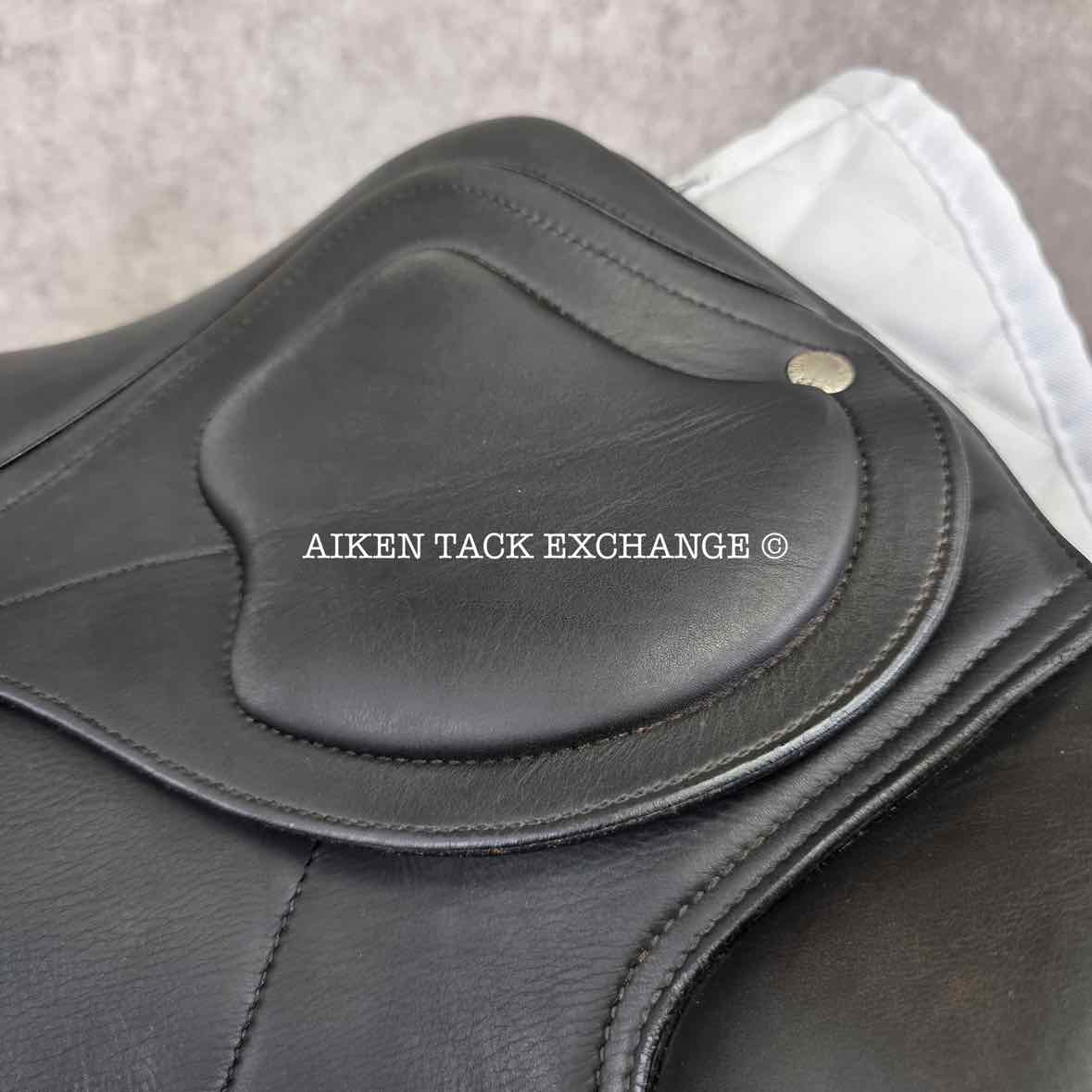 2015 Amerigo Pinerolo Classic Dressage Saddle, 17" Seat, MW/W Tree, Wool Flocked Panels