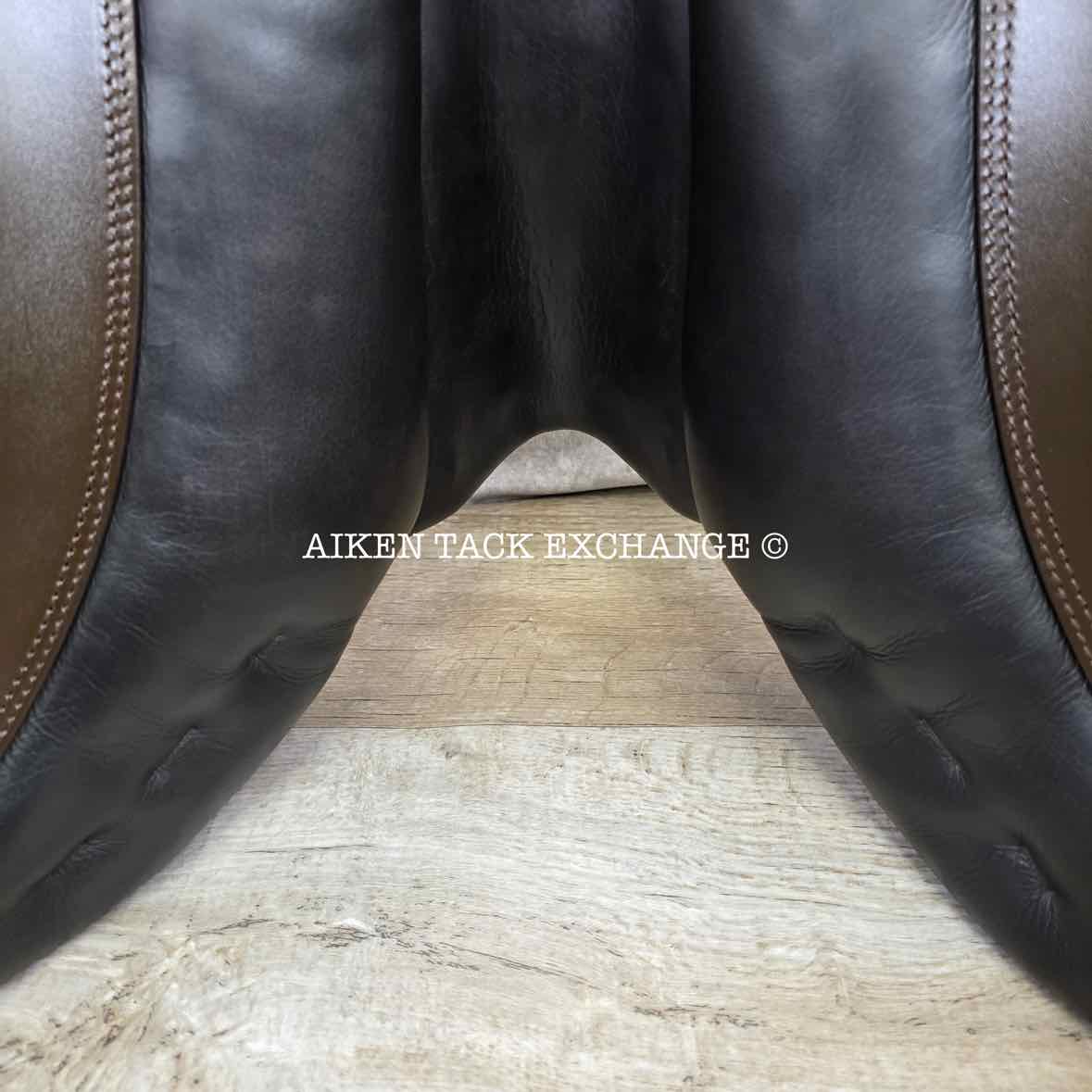 **On Trial** 2021 Stubben Phoenix Elite Close Contact Jump Saddle, 18" Seat, 30cm Tree - MW, Wool Flocked Panels