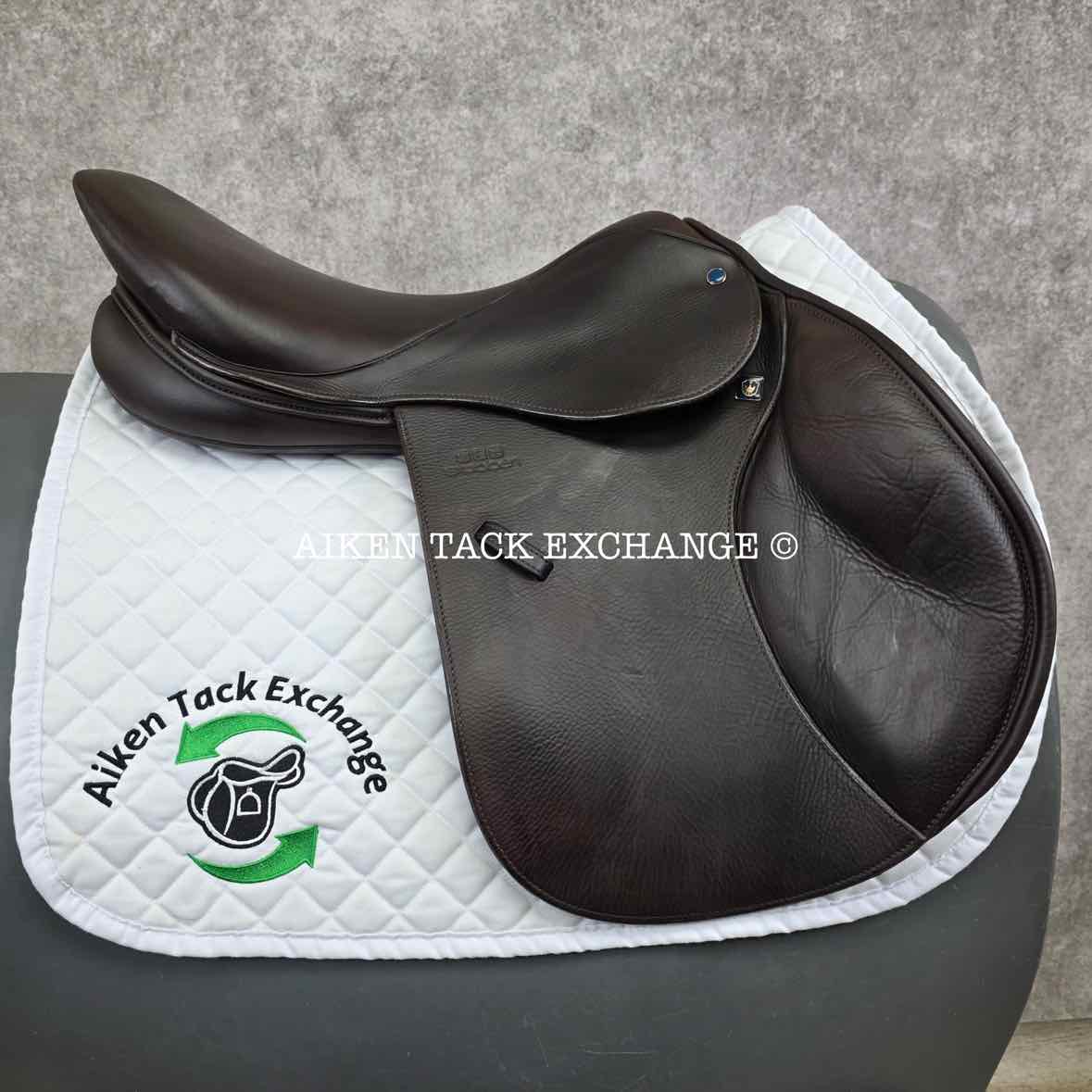 2021 Stubben Ascend Close Contact Jump Saddle, 18" Seat, 27cm Tree - Narrow, Wool Flocked Panels