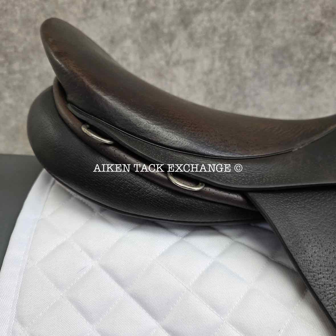 Ainsley Chester Jump Saddle, 17" Seat, Forward Flap, Medium Tree, Wool Flocked Panels