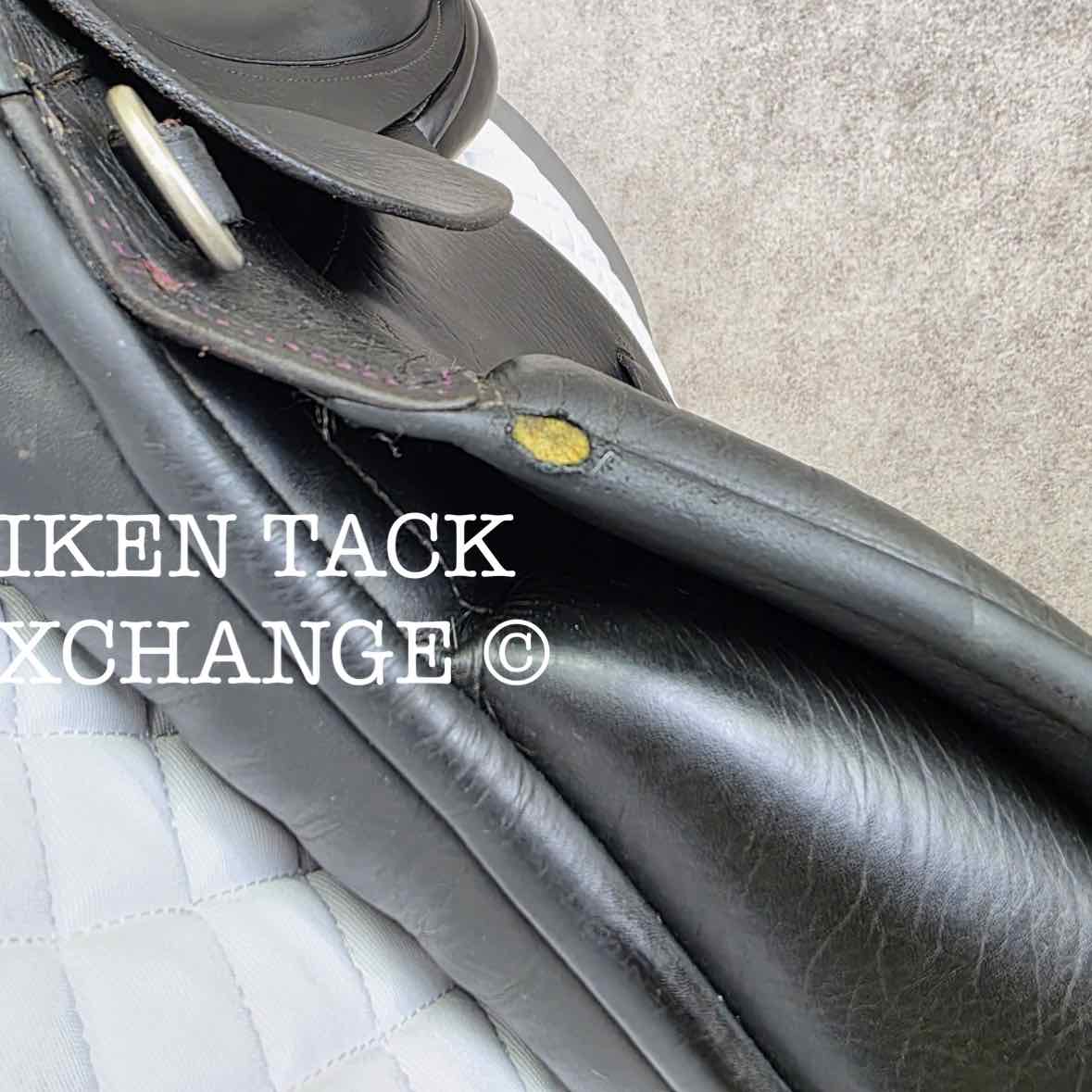 Anky Dressage Saddle, 17.5" Seat, Medium Wide Tree, Wool Flocked Panels