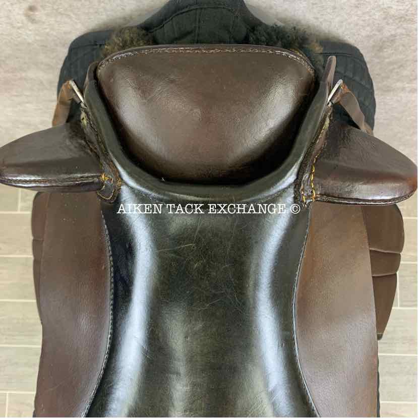 **SOLD** Unknown Brand Endurance Saddle, 17.5" Seat, Auto-Adjusting Tree with Flex Panels