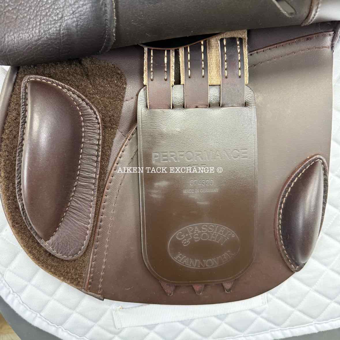 2021 Passier Performance Jump Saddle, 17.5" Seat, Medium Wide Tree, Wool Flocked Panels