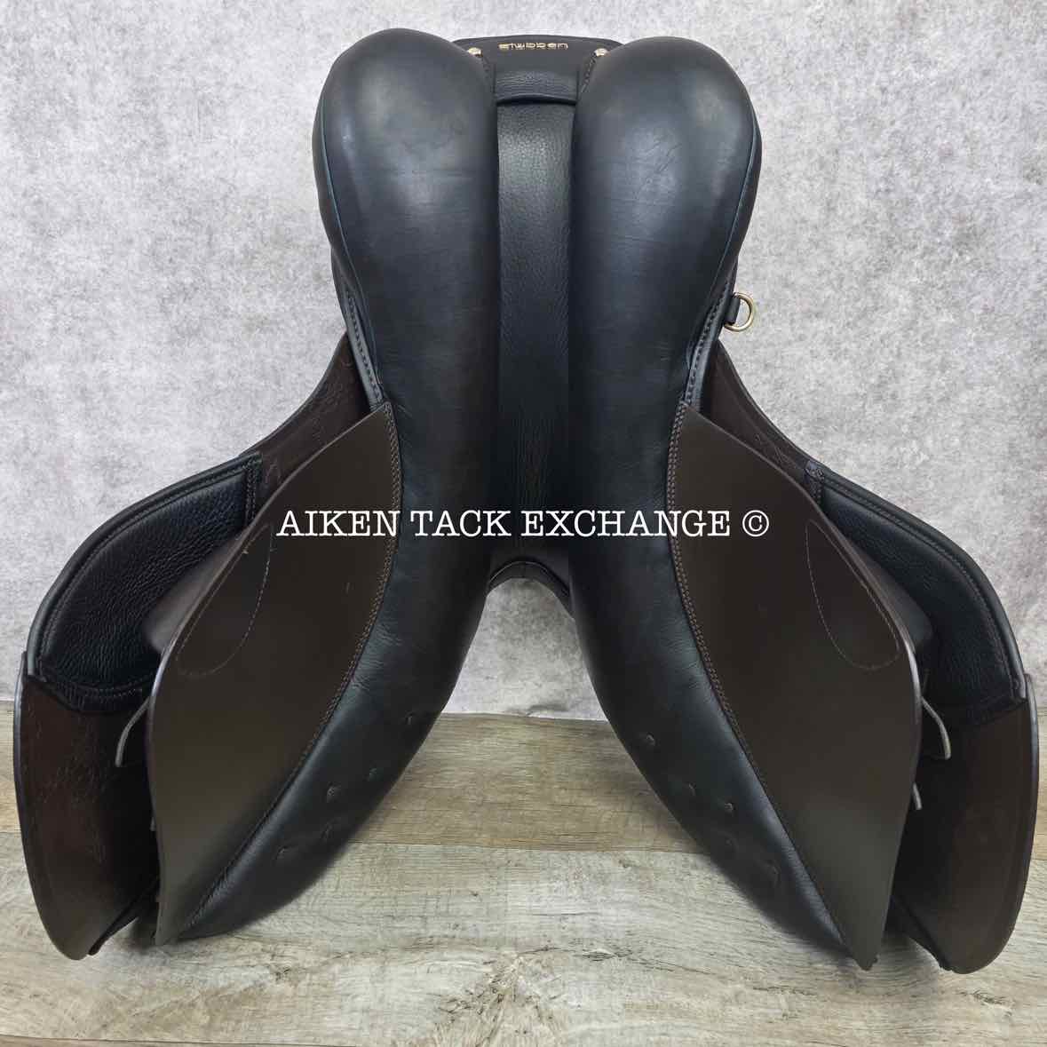 2025 Stubben Roxane Jump Saddle, 18" Seat with Biomex, 28cm Tree - Medium Narrow, Wool Flocked Panels