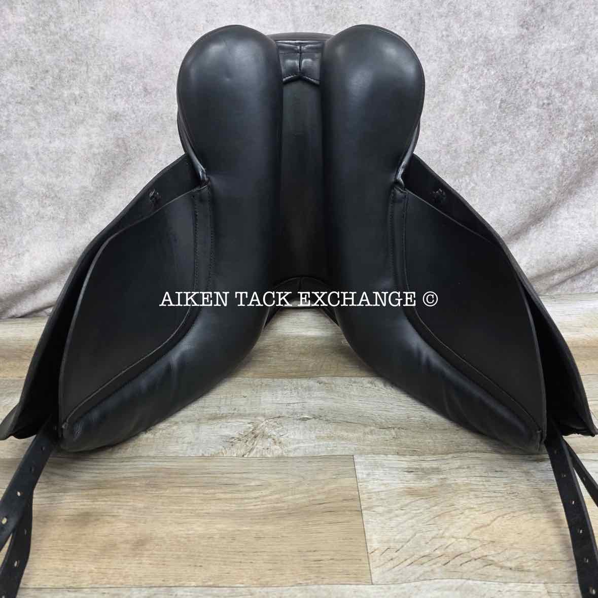 Detente by Advanced Saddle Fit Dressage Saddle, 17.5" Seat, Wide Tree, Wool Flocked Panels