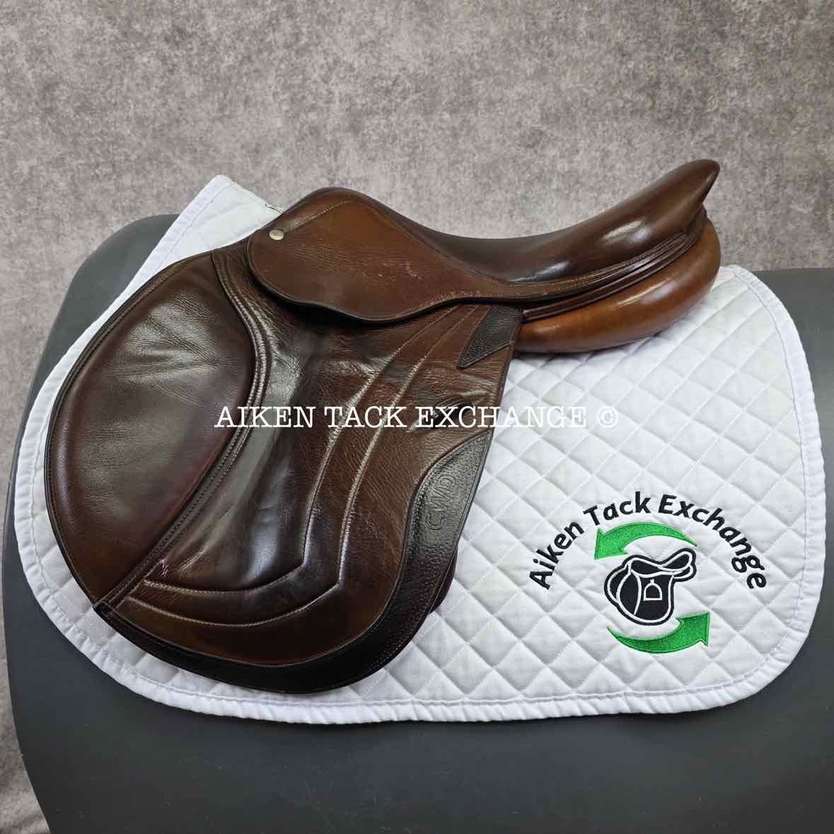 2011 CWD SE01 Close Contact Jump Saddle, 17" Seat, 3L Flap, Medium Wide Tree, Foam Panels, Full Buffalo Leather