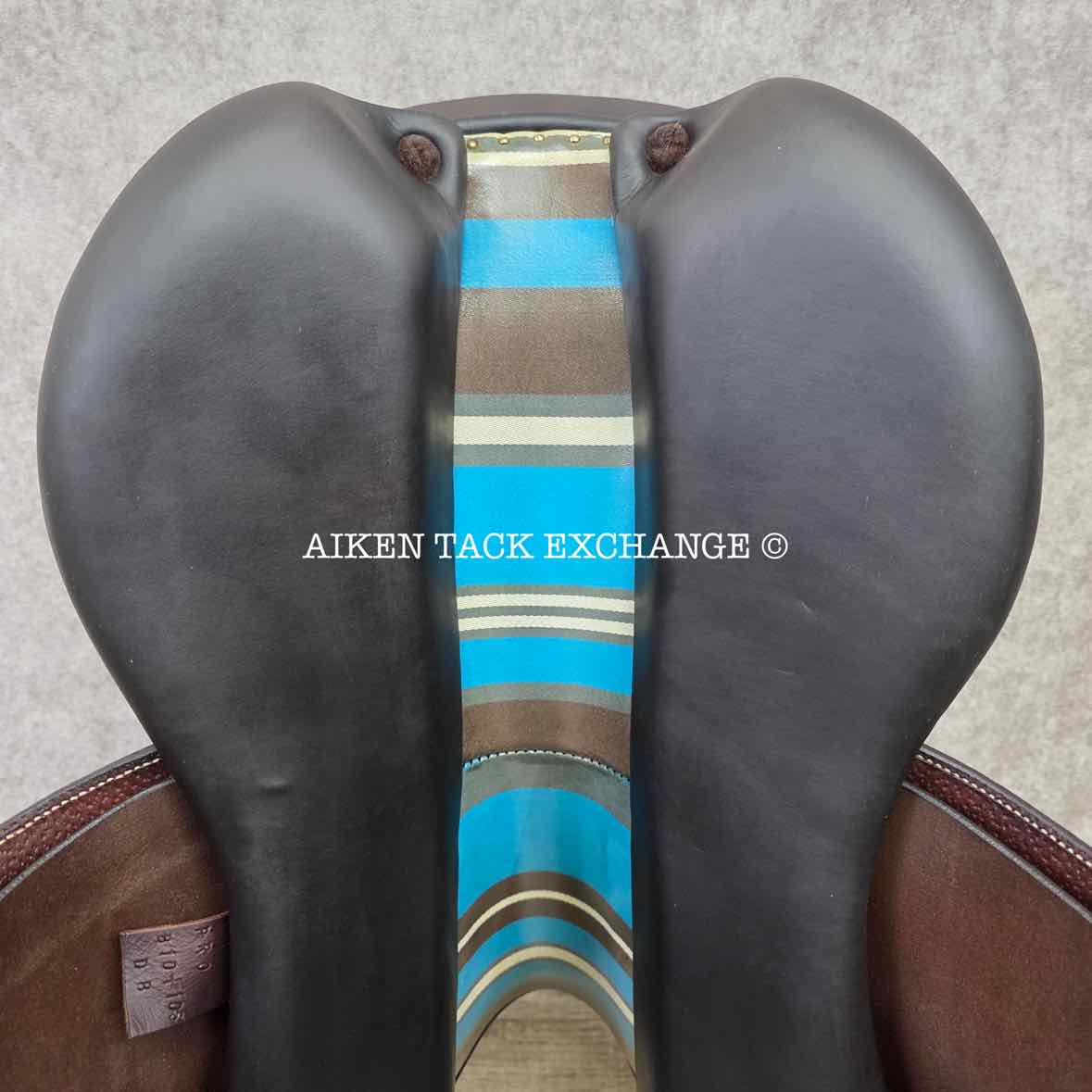 2019 Voltaire Stuttgart Jump Saddle, 17.5" Seat, 2A Flap, Medium Tree, PRO Panels, Full Buffalo Leather
