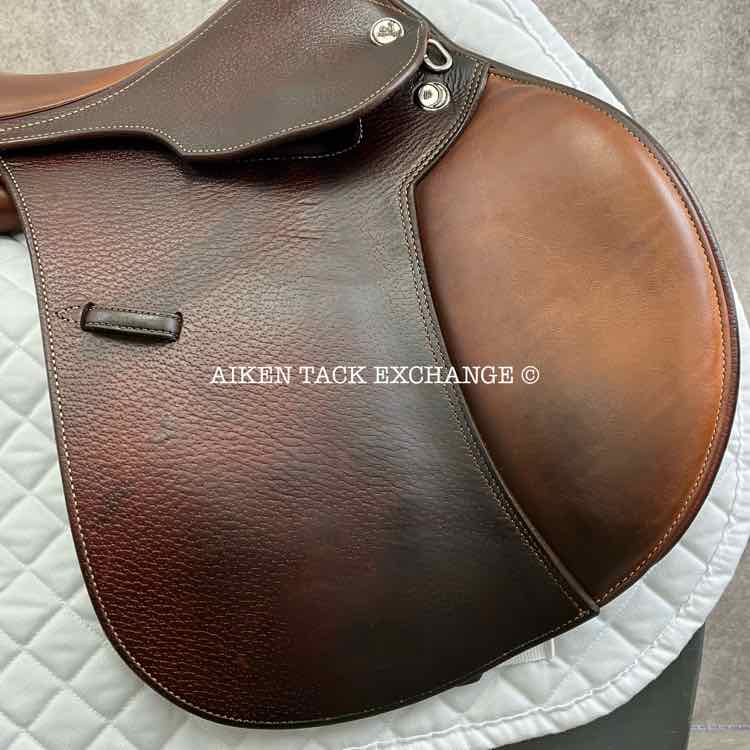 **SOLD** 2019 Prestige Paris Classic Close Contact Jump Saddle, 18" Seat, 33 Tree - Medium (Adjustable), Foam Panels