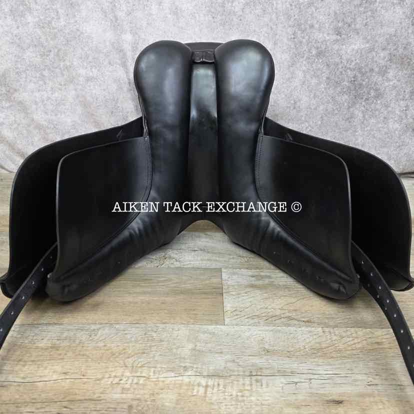Anky Dressage Saddle, 18" Seat, Wide Tree, Wool Flocked Panels