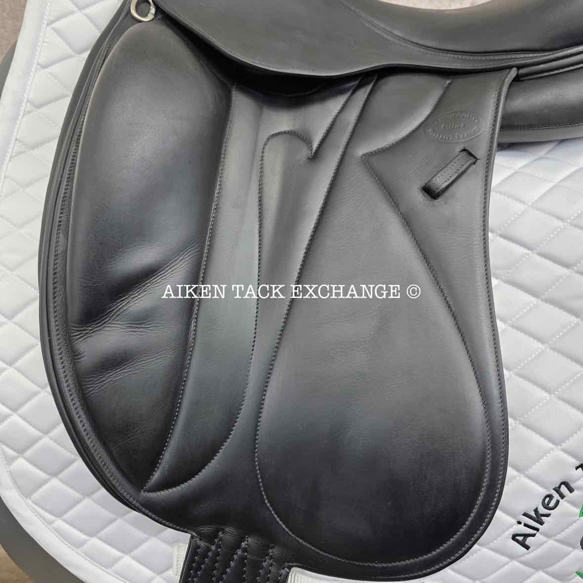 2008 Devoucoux Makila Monoflap Dressage Saddle, 18" Seat, 3A Flap, Medium Wide Tree, D3D Panels, Full Buffalo Leather