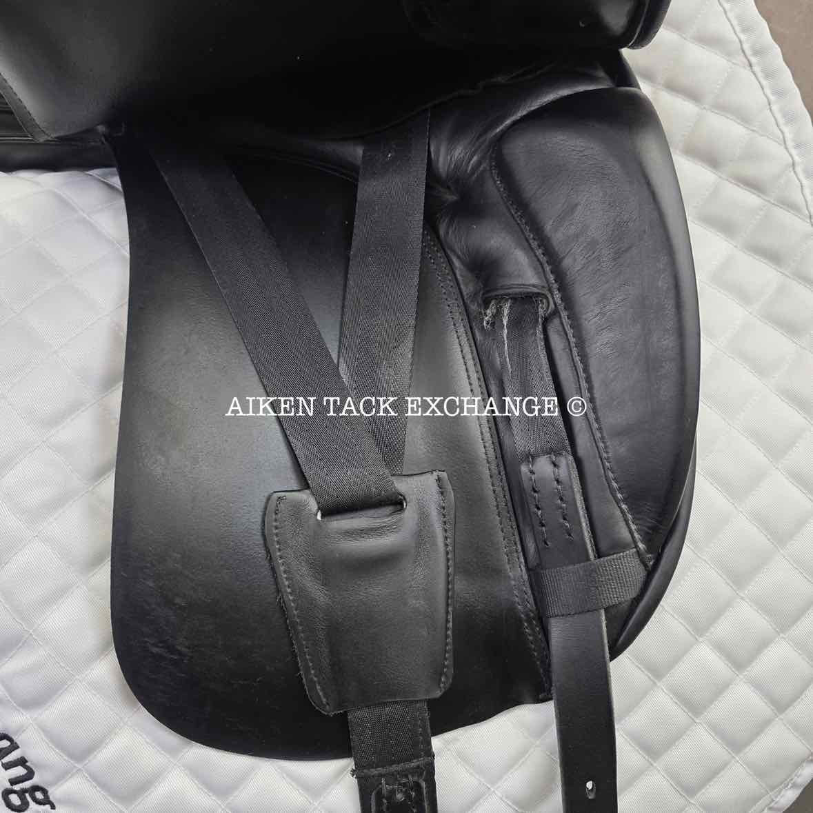 2008 Prestige Doge Dressage Saddle, 17" Seat, 33 Tree - M/MW, Wool Flocked Panels