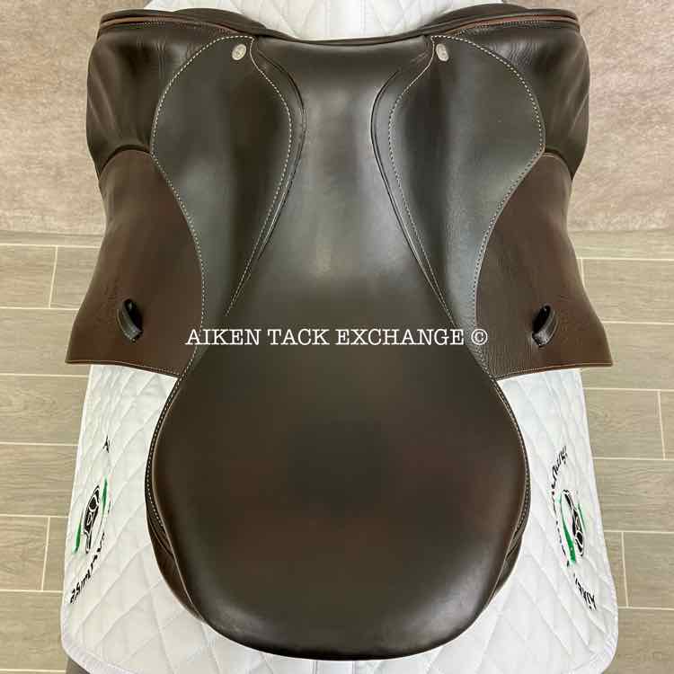 2014 Voltaire Palm Beach Close Contact Jump Saddle, 17" Seat, 1 Flap, Medium Wide Tree, FIN Panels