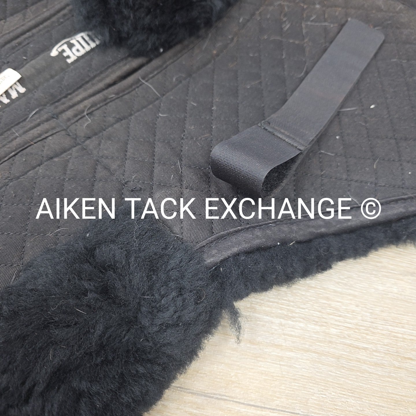 Majyk Equipe Ergonomic Shimmable Sheepskin Half Pad, With Rear Shims, Size Mediu