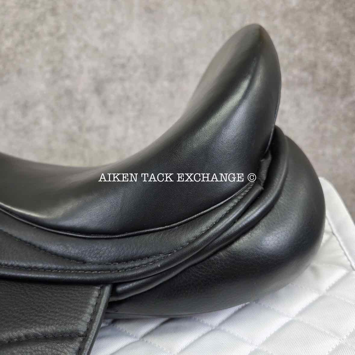 Sella Soleil Passagio Dressage Saddle, 17" Seat, XW Tree, Wool Flocked Panels