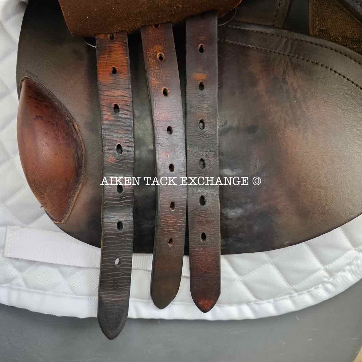 **SOLD** Albion Kontrol Jump Saddle, 18" Seat, Medium Wide Tree, Wool Flocked Panels