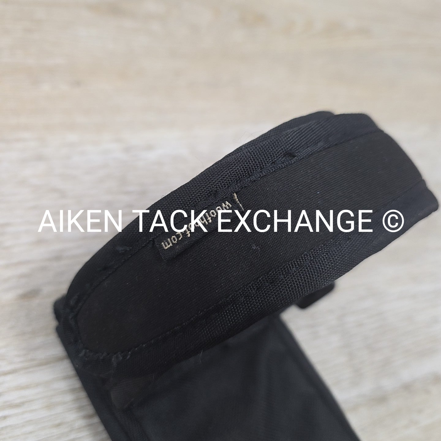 Woof Hoof Magnetic Cell Phone Holder