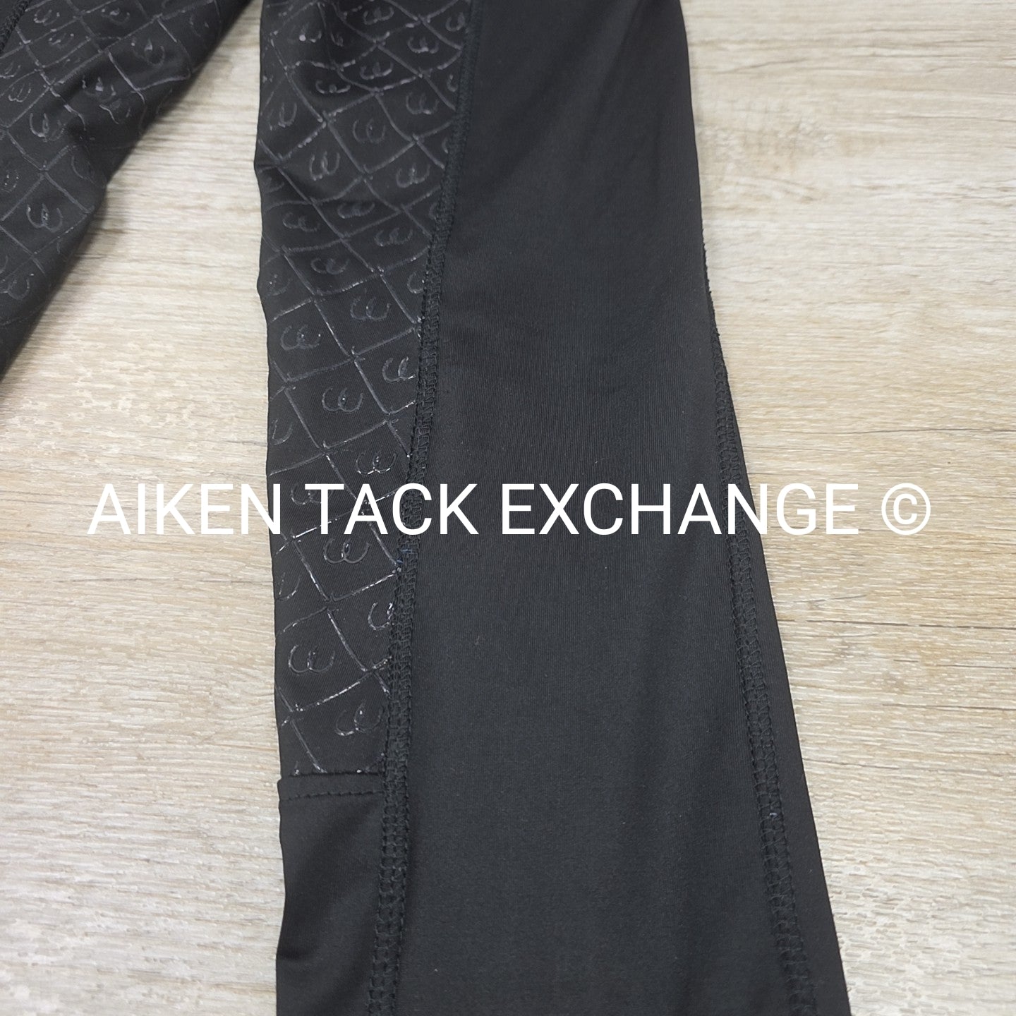 Ovation Aerowick Silicone Grip Full Seat Tights, Size Medium