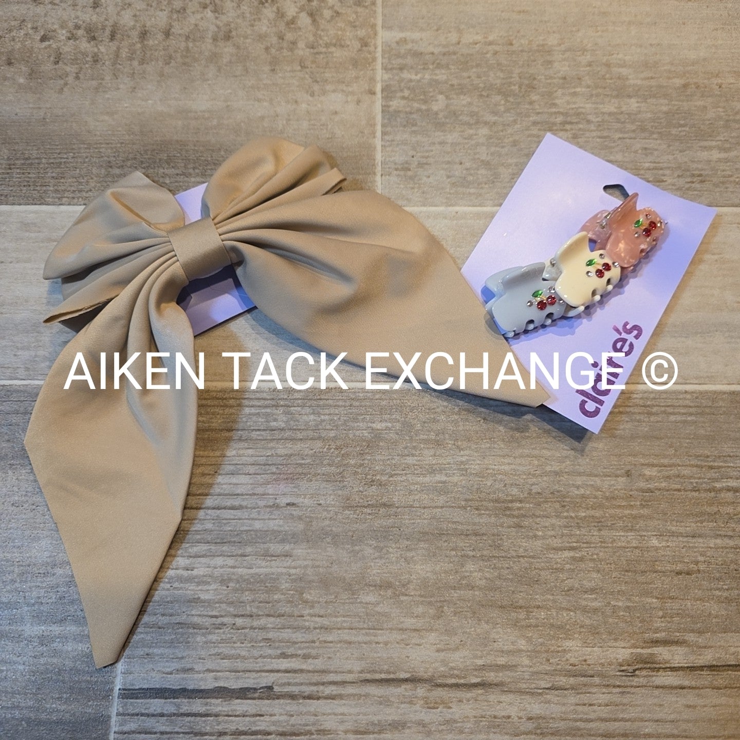 Claire's Hair Bundle - 3 Claw Clip, 1 Hair Clip