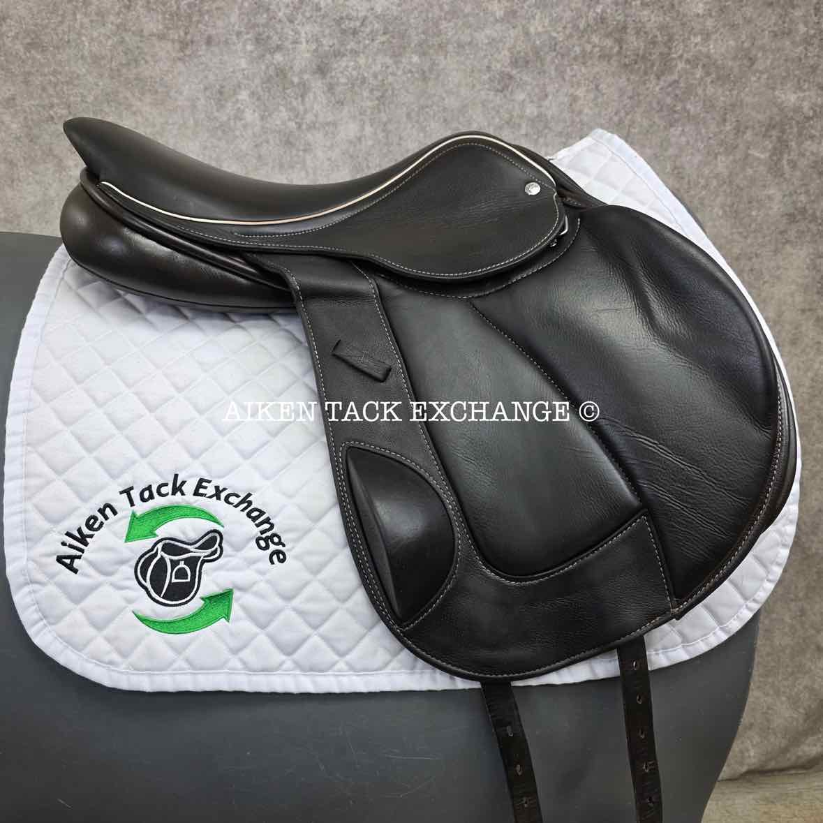 **SOLD** 2018 Custom Saddlery Fleur De Lys Monoflap Jump Saddle, 17.5" Seat, Adjustable Tree, Wool Flocked Panels