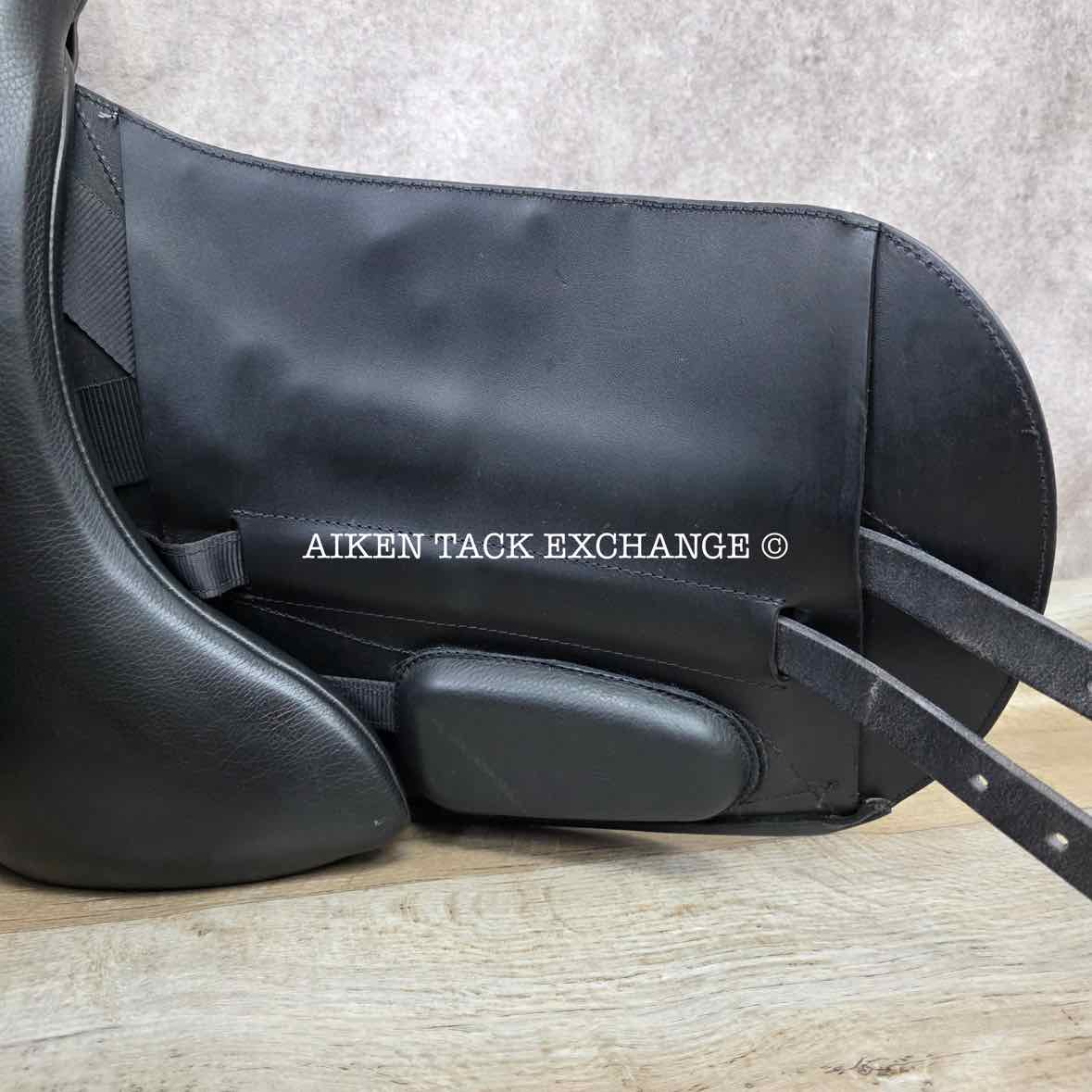 2020 Fairfax World Class Monoflap Dressage Saddle, 18" Seat, Adjustable Tree - Changeable Gullet, Wool Flocked Panels