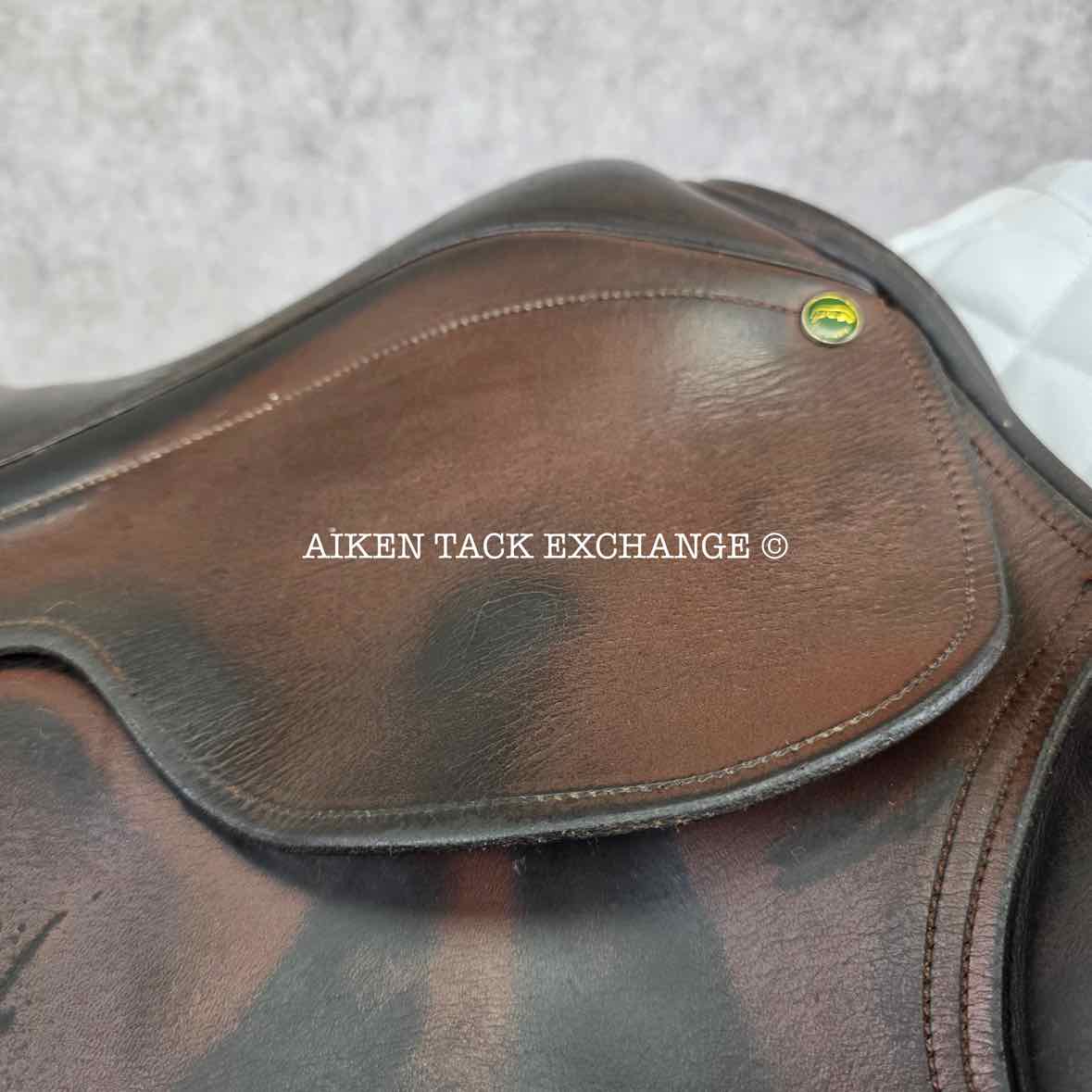 2005 County Conquest Jump Saddle, 18" Seat, Medium Tree, Wool Flocked Panels