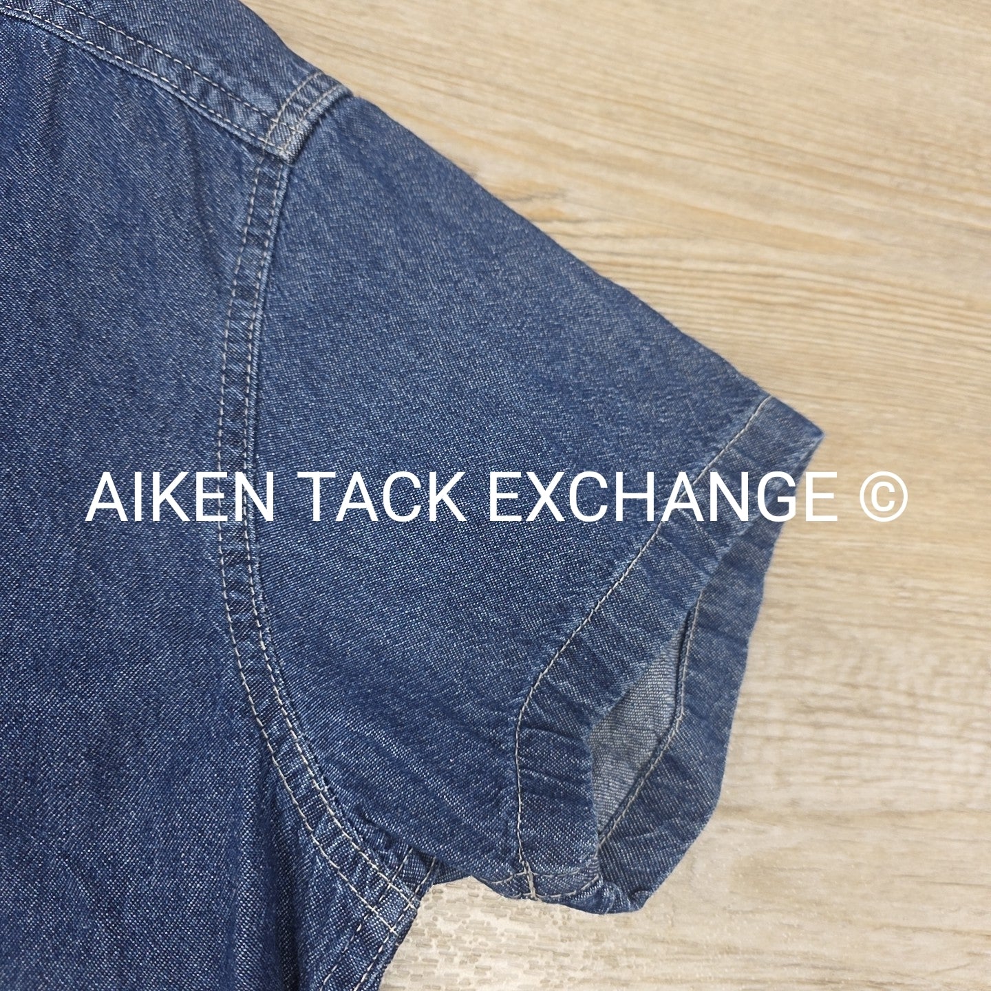 Belle Meade Hunt Denim Short Sleeve Button Down Shirt, Size Medium