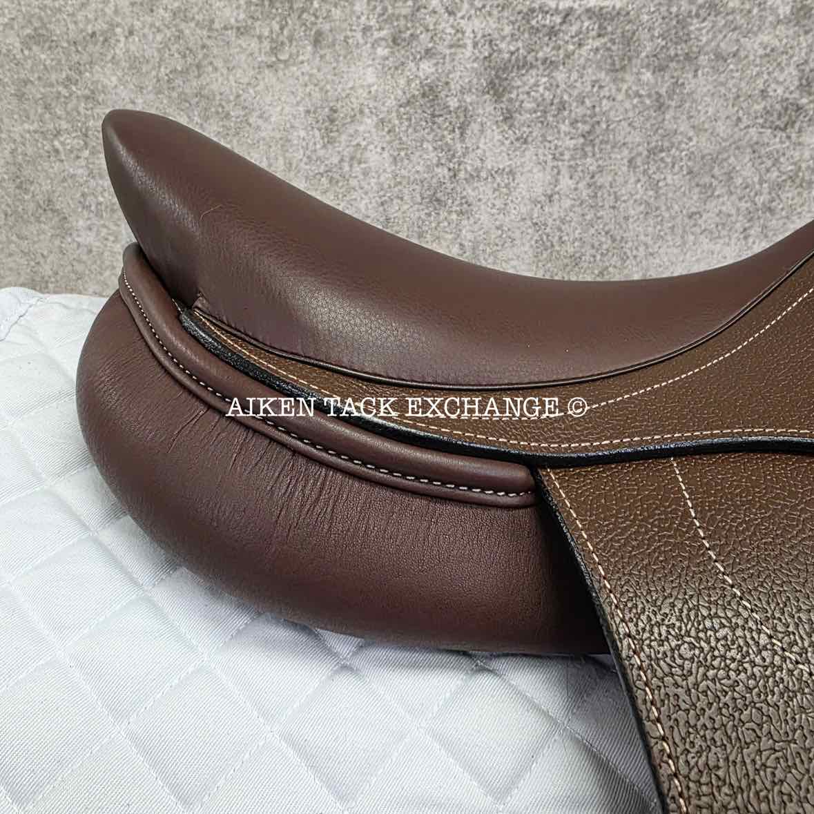 **SOLD** HDR - Henri de Rivel Club Close Contact Plus Saddle, 16.5" Seat, Adjustable Tree - IGP Changeable Gullet, Foam Panels