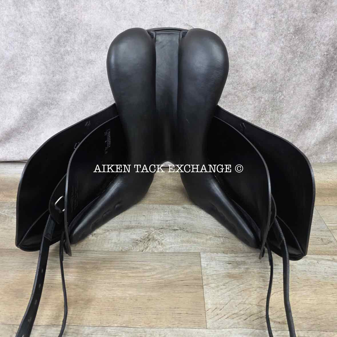 2014 Amerigo Vega Dressage Saddle, 17" Seat, Medium Wide, Wool Flocked Panels