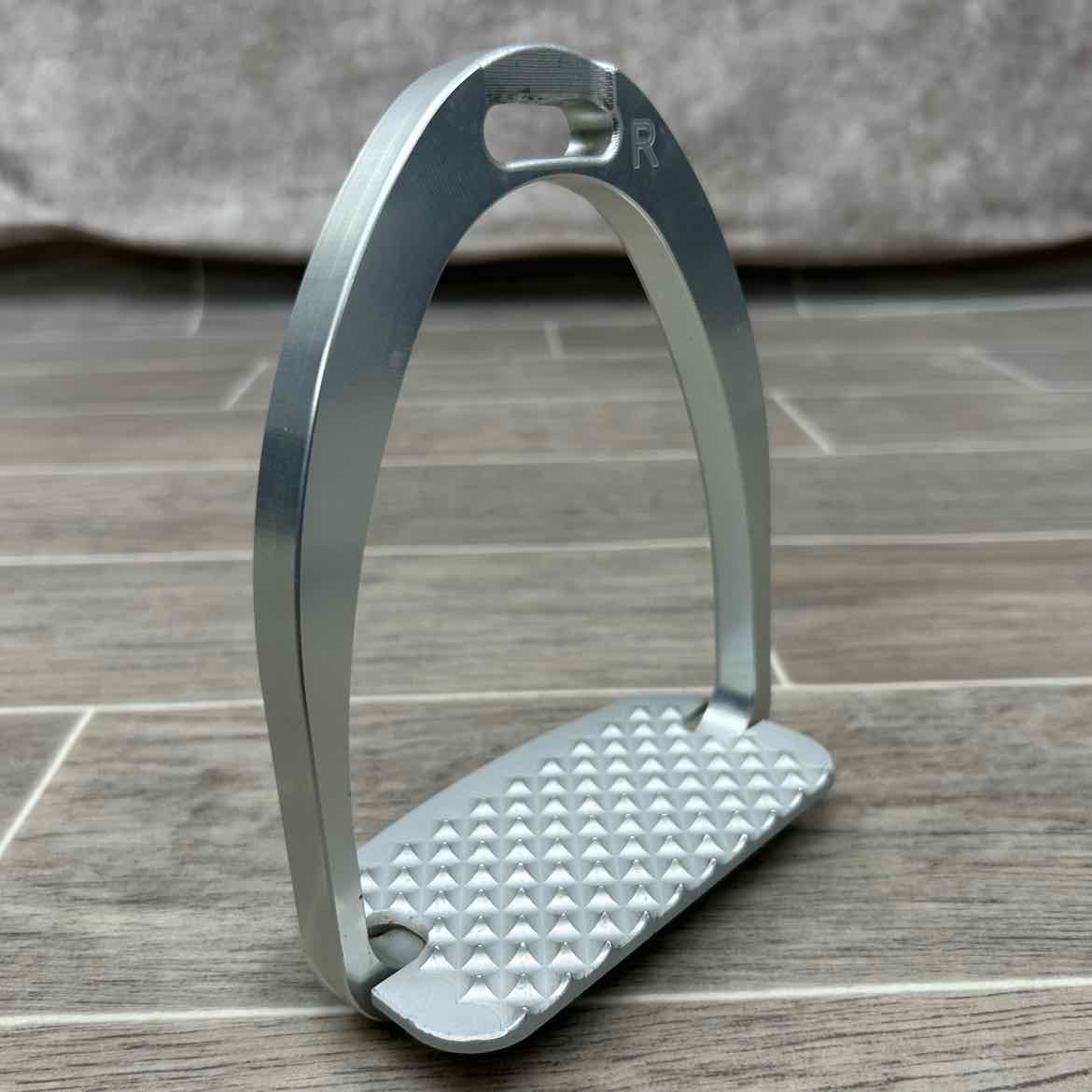 Tech Equestrian Inc. Size 4.5" Silver English Stirrup Irons