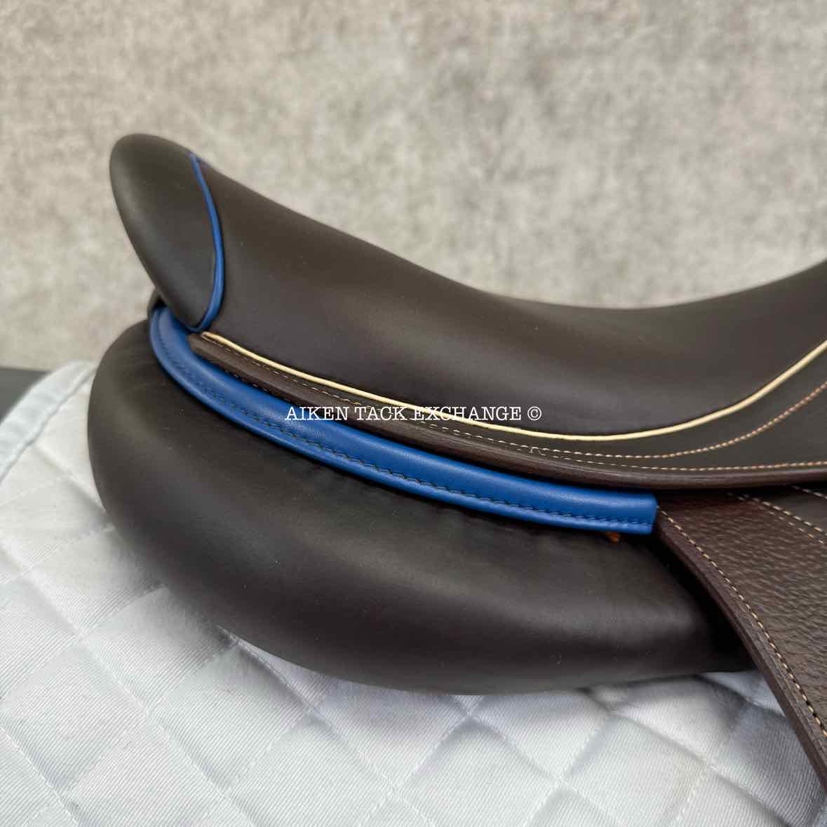 2019 CWD SE32 2GS Mademoiselle Close Contact Jump Saddle, 17" Seat - S1, 3L Flap, Dynamick Flex Tree - Medium, Full Buffalo Leather