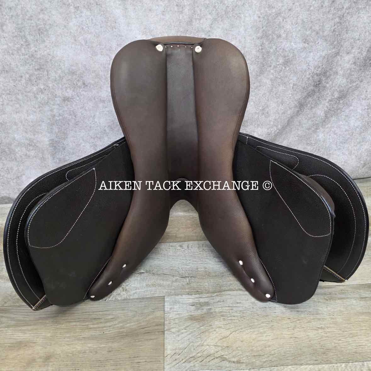 HDR - Henri de Rivel Evolution IGP Close Contact Jump Saddle, 18" Seat, Adjustable Tree - Changeable Gullet, Foam Panels