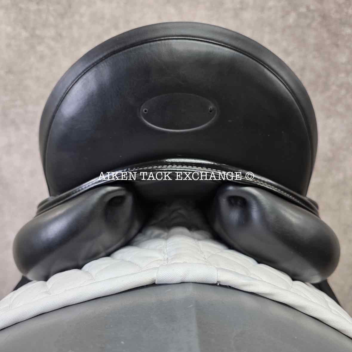 **SOLD** 2020 Equipe E-Carbon Kalifornia Monoflap Dressage Saddle, 17" Seat, MW/W Tree, Foam Panels