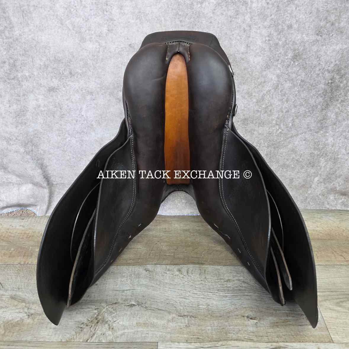 Stubben Siegfried II Saddle, 17" Seat, 31cm Tree - MW/W, Wool Flocked Panels