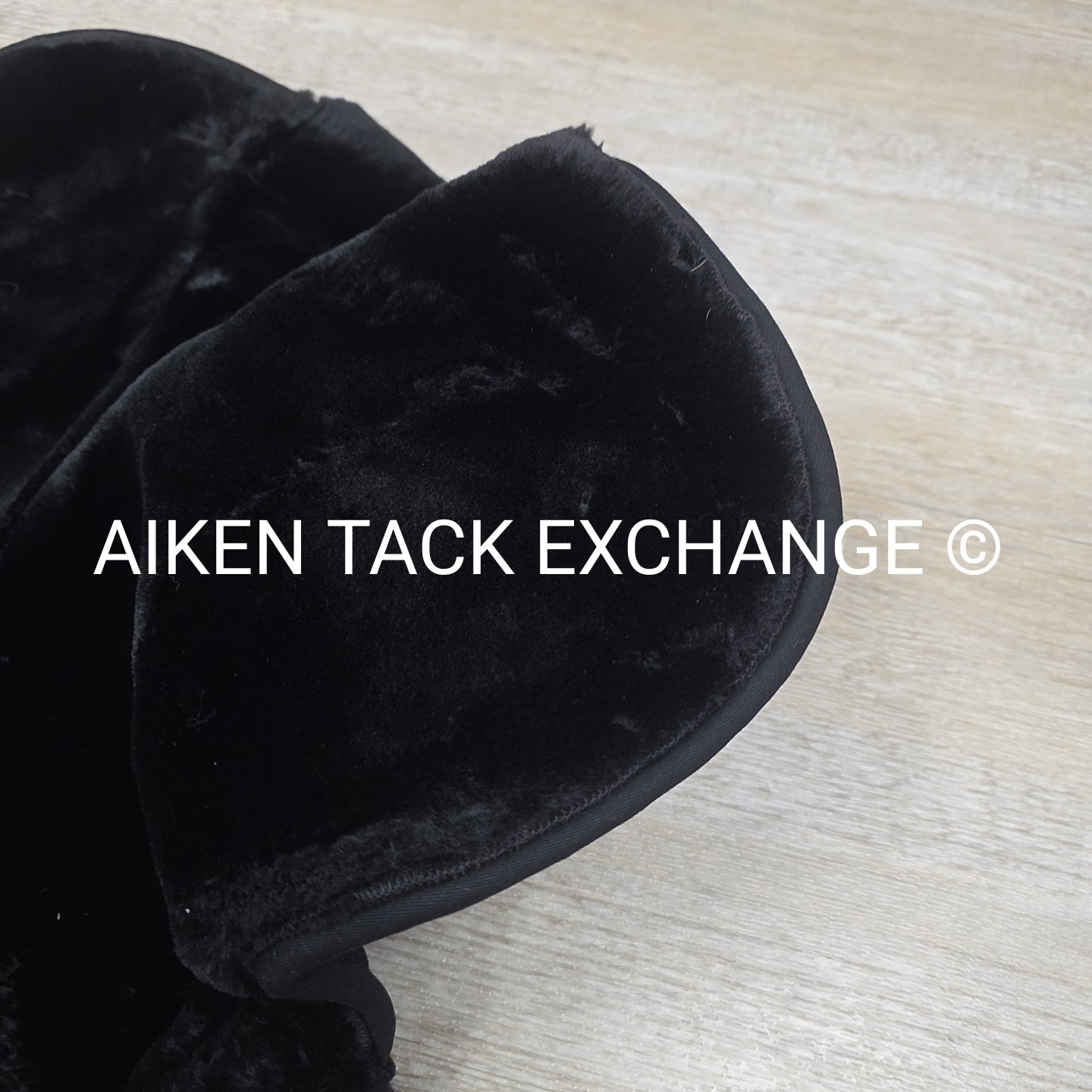 Shires Arma Contour Pro Half Pad, Size 17" - 18"