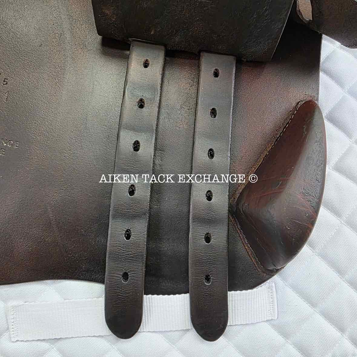 2015 Meyer Act 1 Close Contact Jump Saddle, 17.5" Seat, Medium Tree, Foam Panels