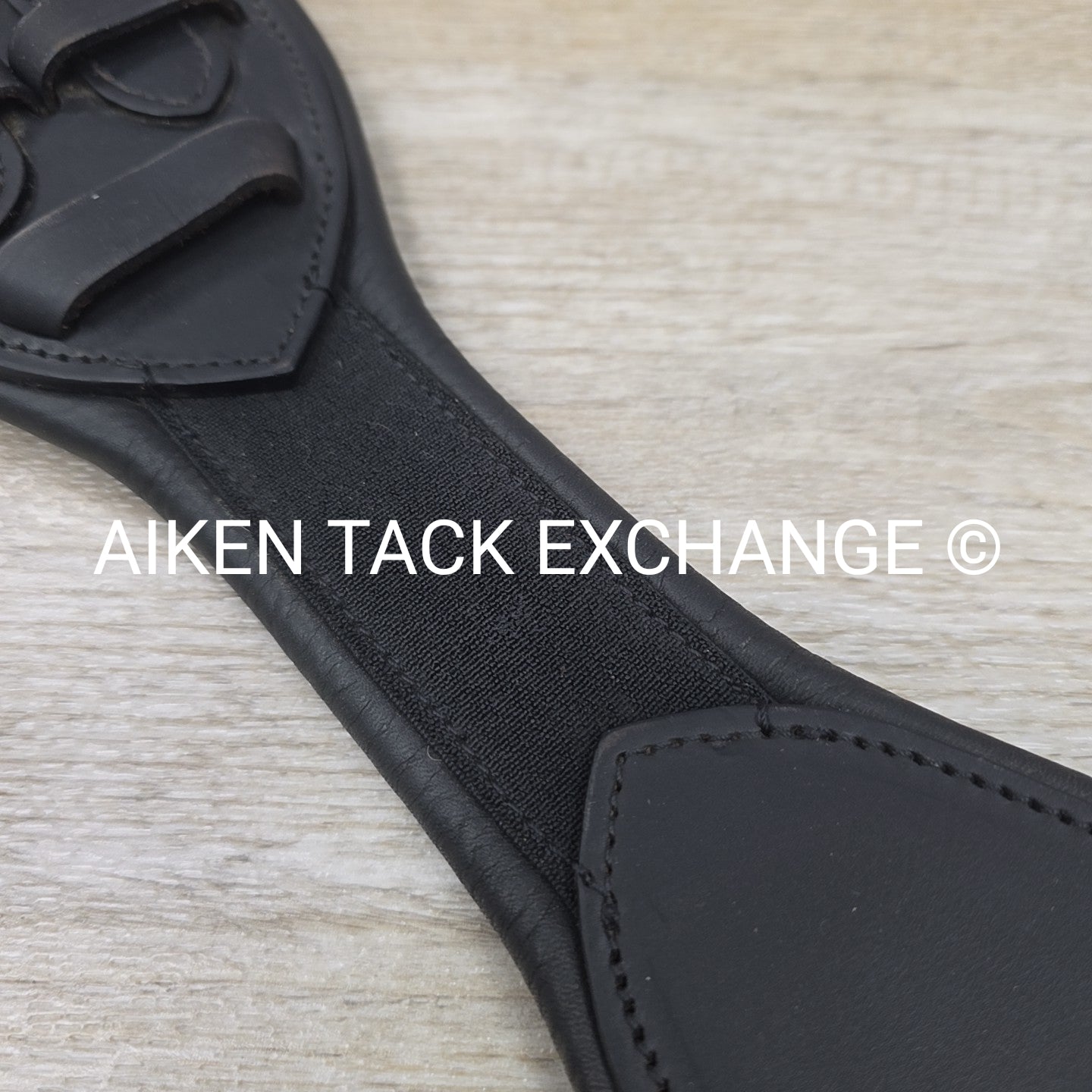 Cadence Anatomic Contour Short Girth, Black, 28"