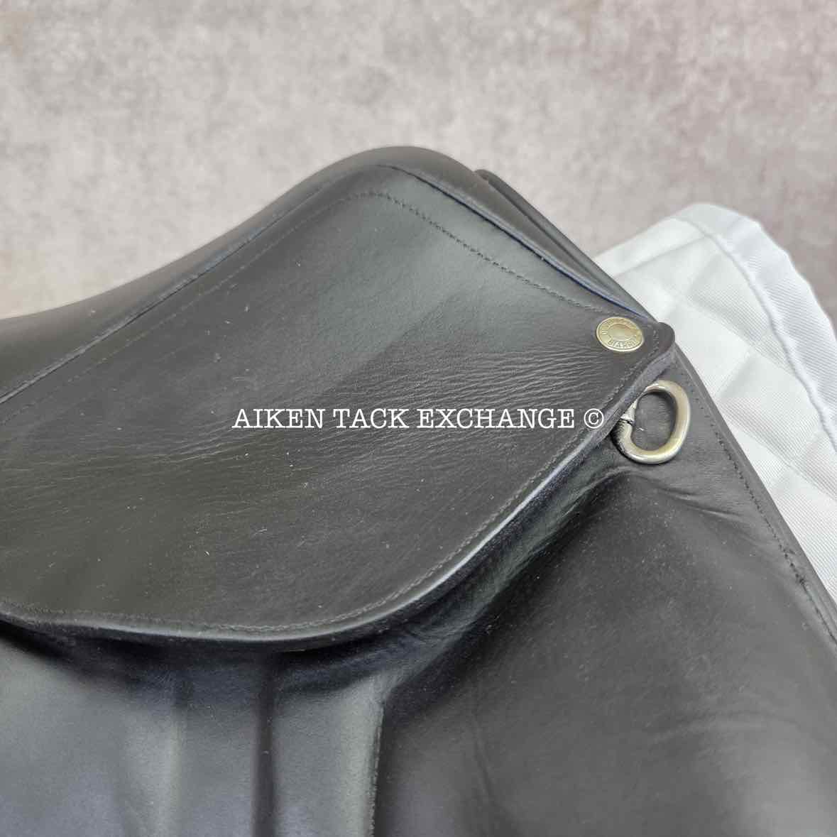 2014 Devoucoux Loreak Monoflap Dressage Saddle, 18.5" Seat, 3 Flap, Medium Wide Tree, D3D Panels, Full Buffalo Leather