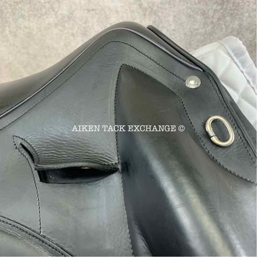 2020 Devoucoux Makila Lab Monoflap Dressage Saddle, 18" Seat, 2AA Flap, Medium Tree, D3D Panels, Full Buffalo Leather