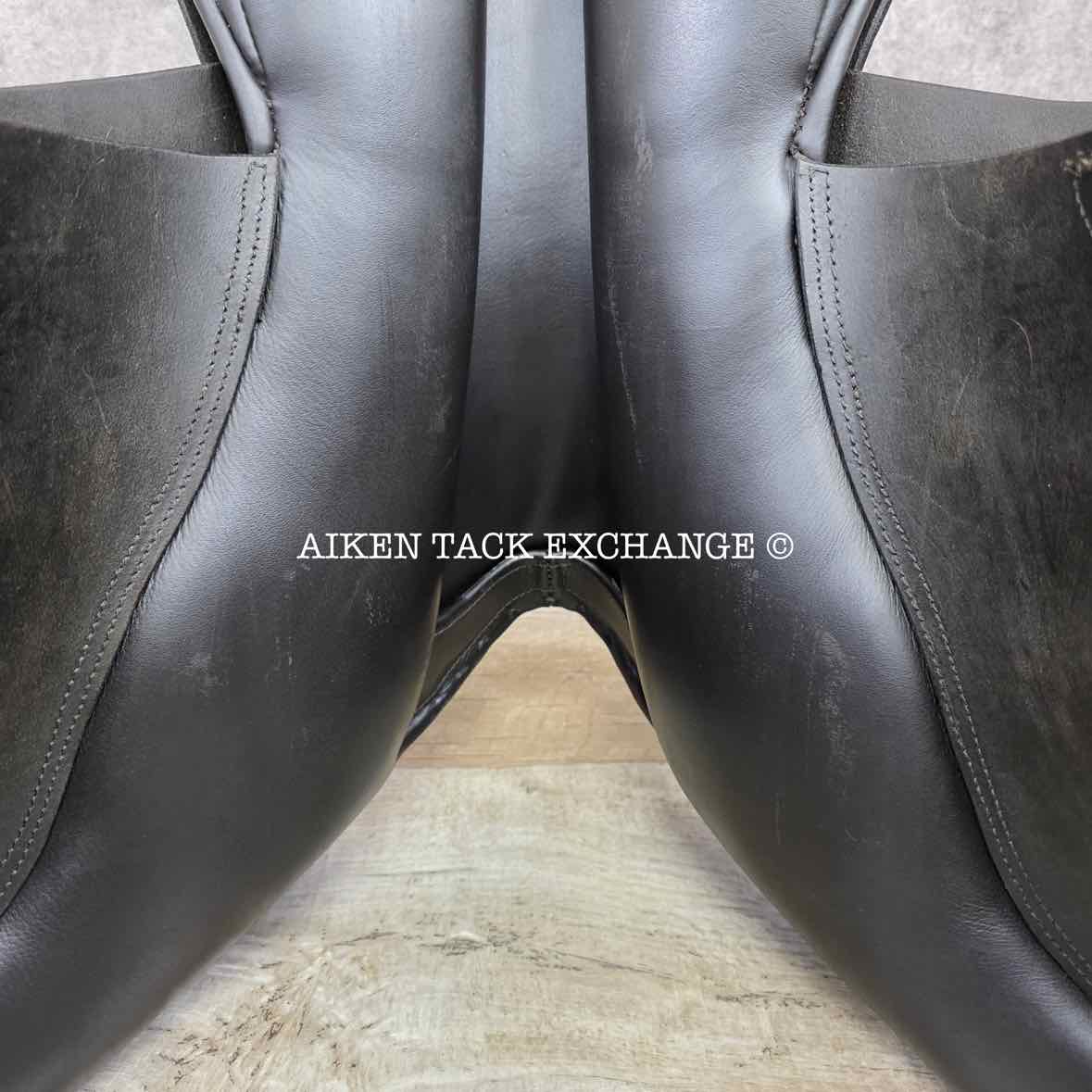 Barnsby Shockemohle Jump Saddle, 18" Seat, Medium Tree, Wool Flocked Panels