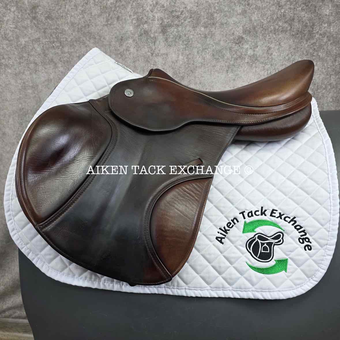 2016 Pegasus Butterfly Claudia Close Contact Jump Saddle, 17" Seat, Flexible Self-Adjusting & Self-Adapting ComfortFit Tree