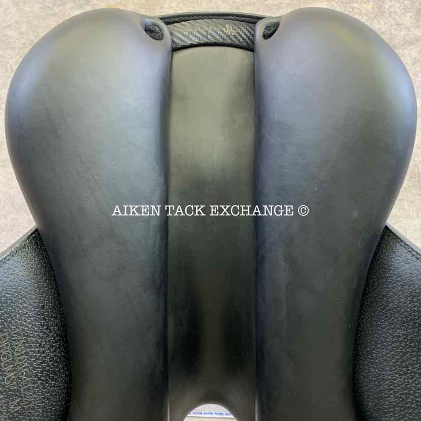 **SOLD** 2021 Equipe Glamour E-Carbon Monoflap Dressage Saddle, 17" Seat, Flex Tree - Medium Wide, Foam Panels