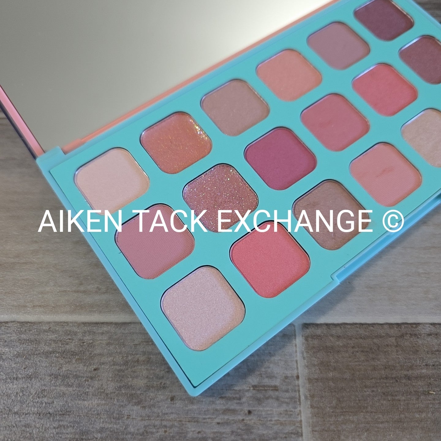 Claire's Makeup Bundle - 1 Eyeshadow Palette, 1 Makeup Kit