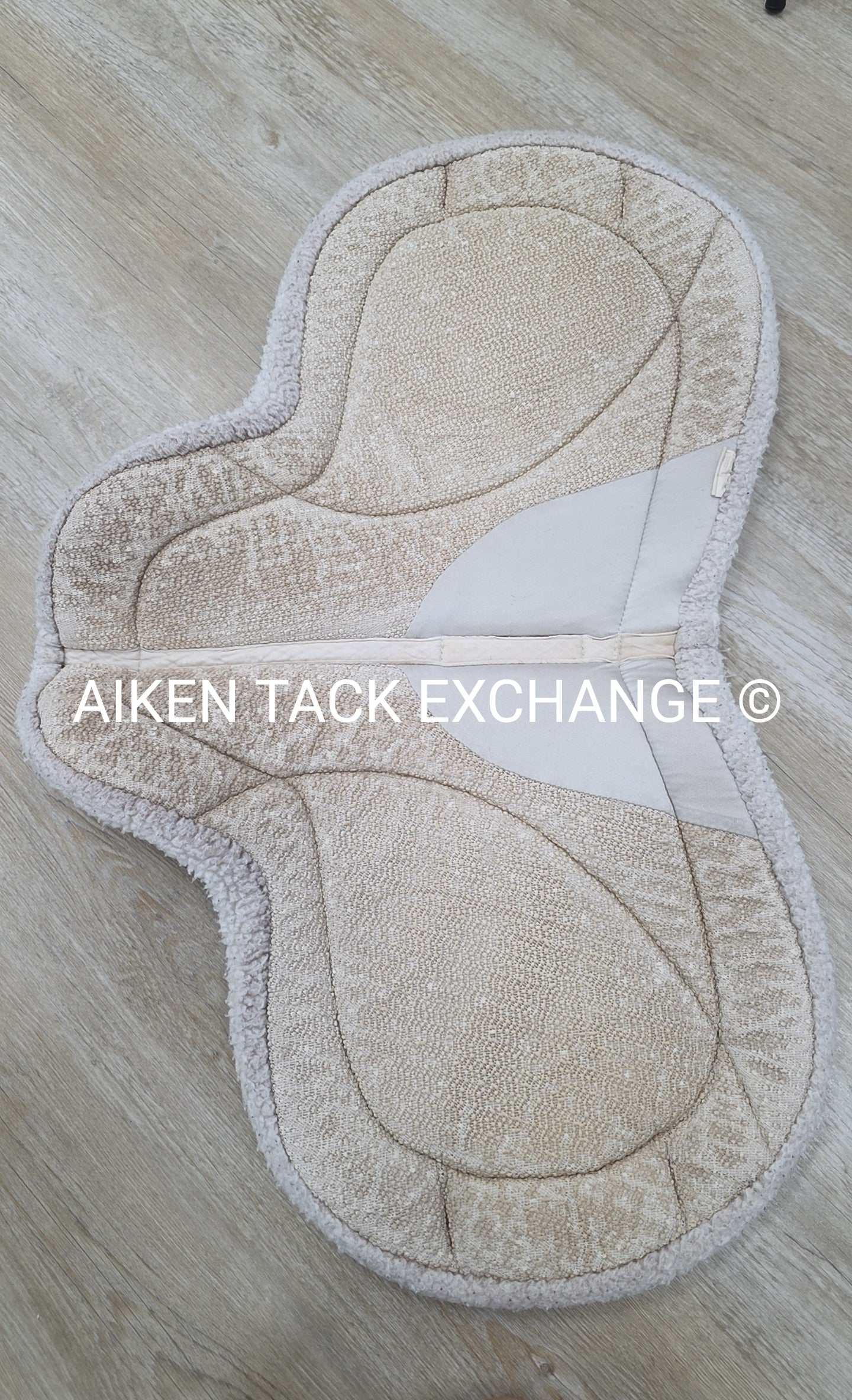 Success Equestrian Deluxe Hunter Pad, Size Medium / 16" - 16.5"