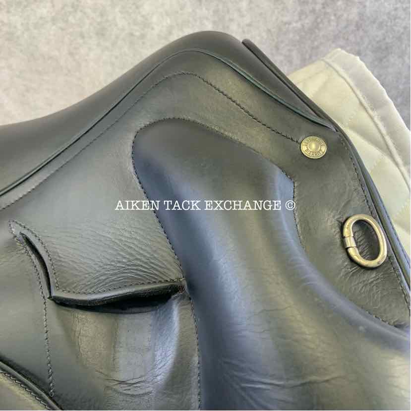 2016 Devoucoux Makila Lab Monoflap Dressage Saddle, 18" Seat, 3A Flap, Medium Wide Tree, Foam D3D Panels, Buffalo Leather